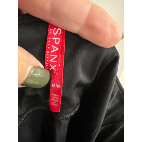 Spanx size medium leather look moto leggings - Picture 4 of 4